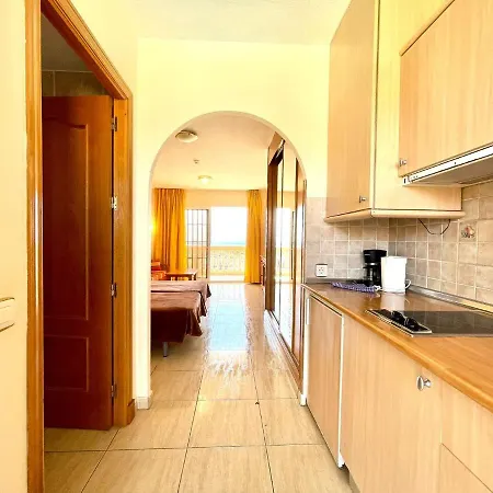 Estudio, Freewifi Y Piscina, Bien Comunicado En Tenerife Sur *